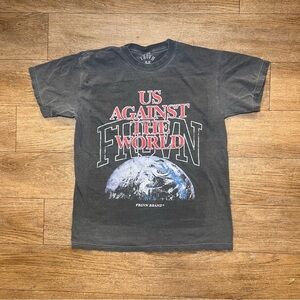 Brand Graphic T-Shirt men size medium